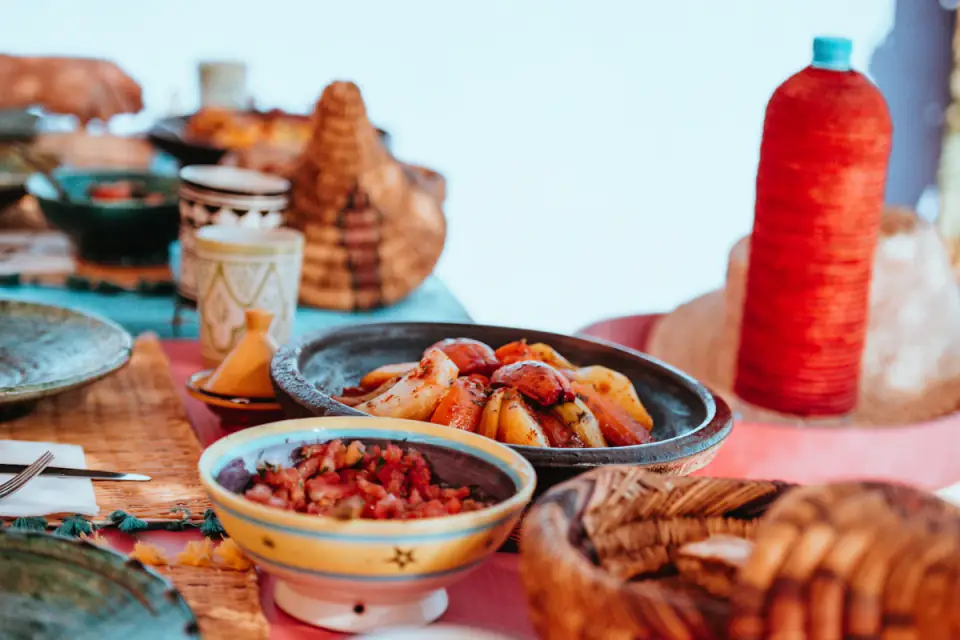 Cours de Cuisine Marocaine à Taghazout - Apprenez à Préparer un Tajine Traditionnel